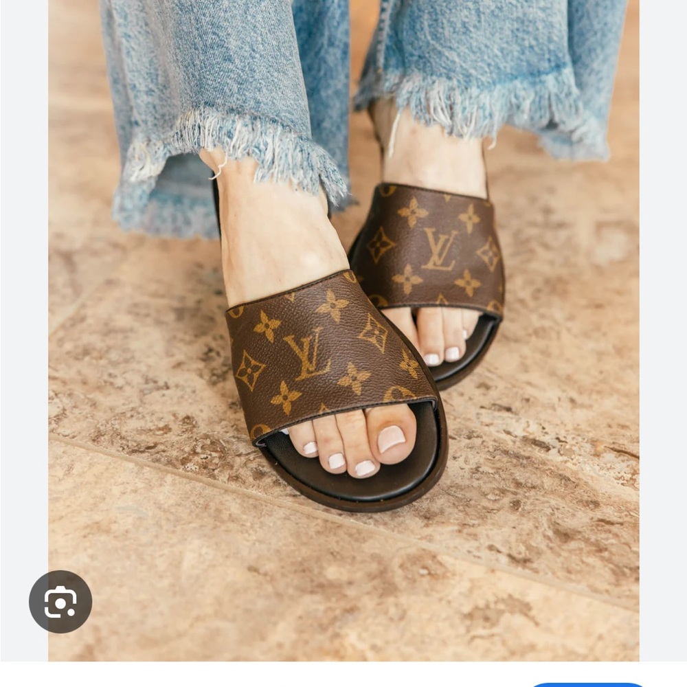 ISO vintage boho bag lv sandals size 11-12